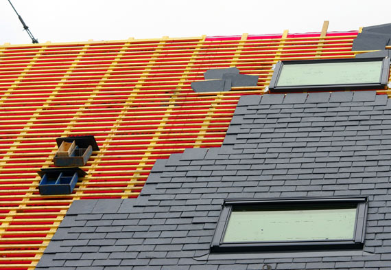 Francis Petit, artisan couvreur dans l’Aisne, vous propose son savoir-faire pour la pose et la rénovation de votre toiture