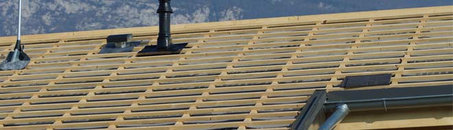 La charpente fermette répond également aux critères de résistance et d’isolation. Grâce aux poutres préfabriquées en atelier, la pose de votre charpente est réalisée dans un délai très court. 